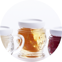 Small jug Apricots in Apricot Liqueur 18% vol. 0,02 l
