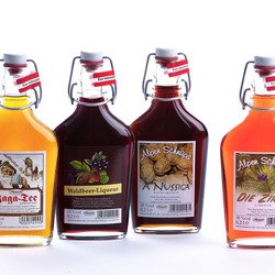 Alpenmax Jaga-Tee Taschenflasche 40% Vol. 1+3 0,2 L