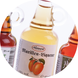 Bottle with handle Apricot Liqueur 15% vol.  0,04 l